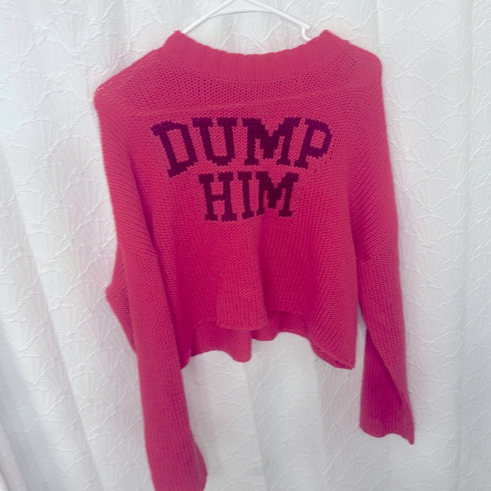 Excellent used condition Rue 21 sweater size small hot pink “Dump Him”